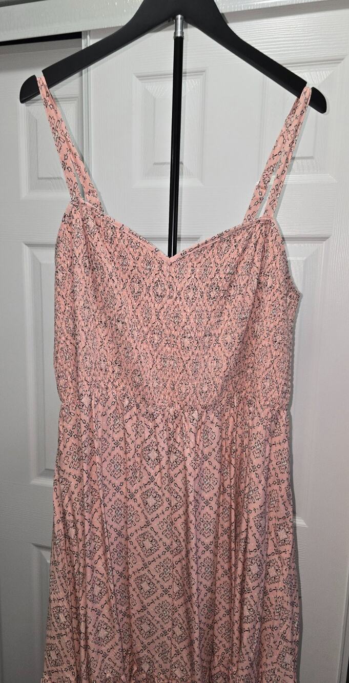 Torrid size 3x smocked dress pink and black, spaghetti straps, NWT